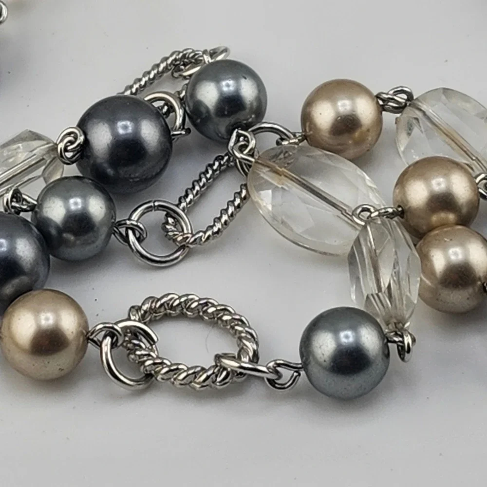 Long Beaded Necklace Silver Tone‎ Gray Taupe Clear Accent Beads